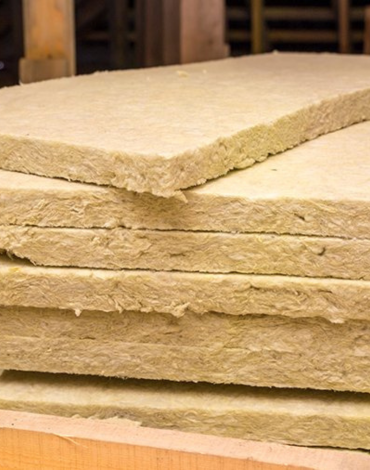 A Hőszigetelő Anyagok Fontossága és Helyes Kiválasztása az Építőiparban